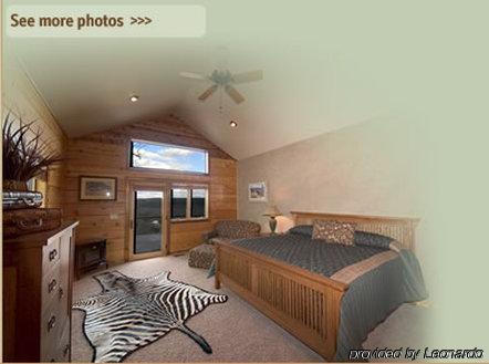 The White River Inn Bull Shoals Room photo